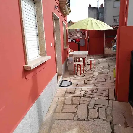 Agradable Casa Con Patio A 100 Metros De La Playa * Vilarino (O Salnes)
